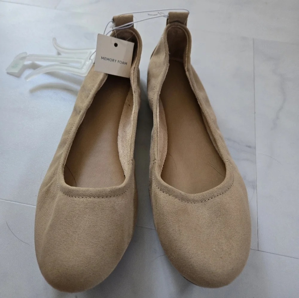 Universal Thread NWT Nude Beige Ballet Flats Size 10 - Picture 4 of 7